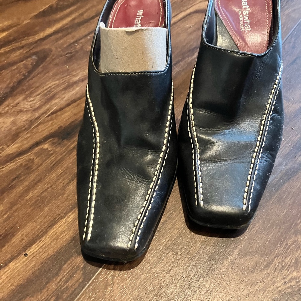 AEROSOLES Black Mules with Square Toe and Slight Heel